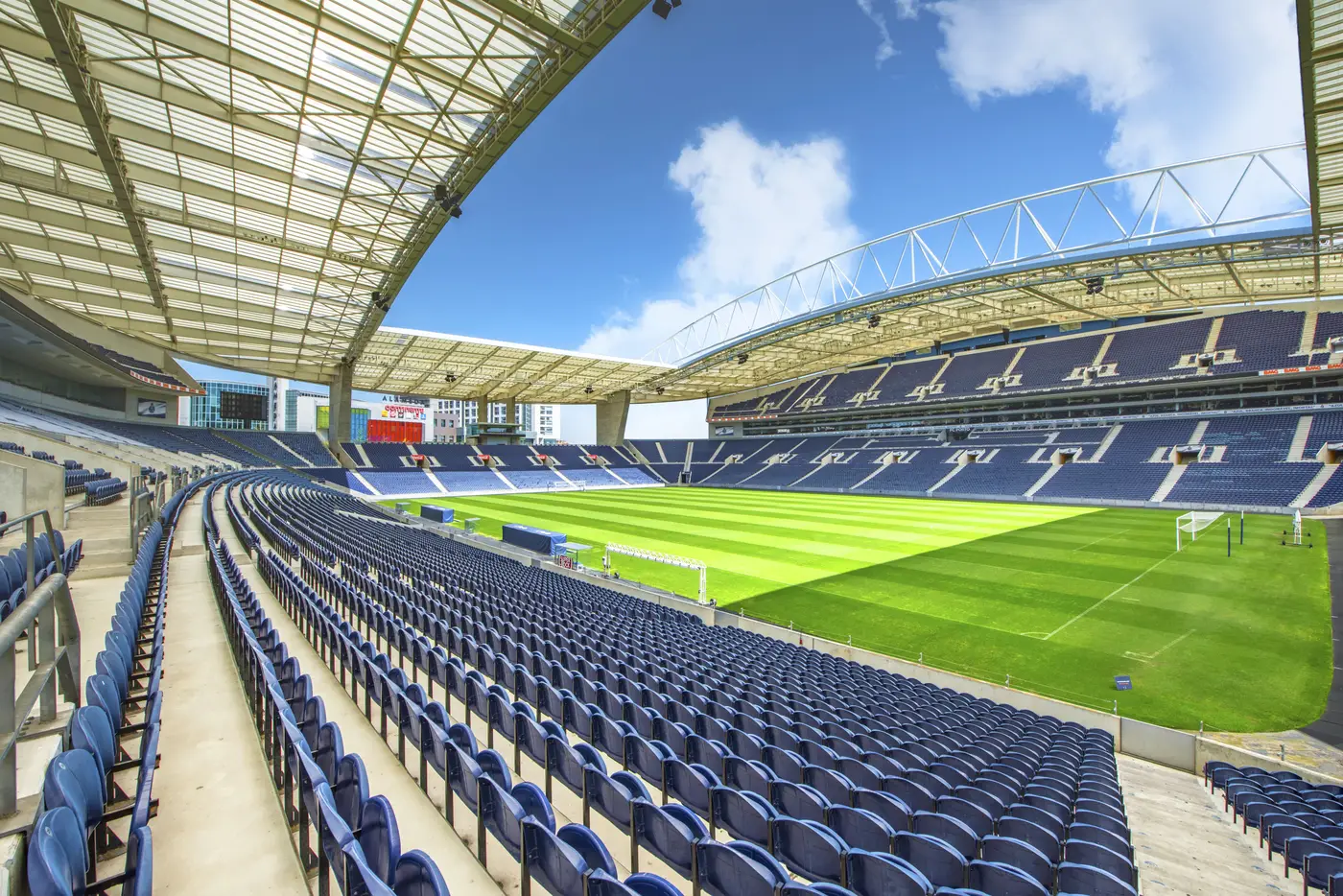 Die Ränge des Estádio do Dragão in Porto