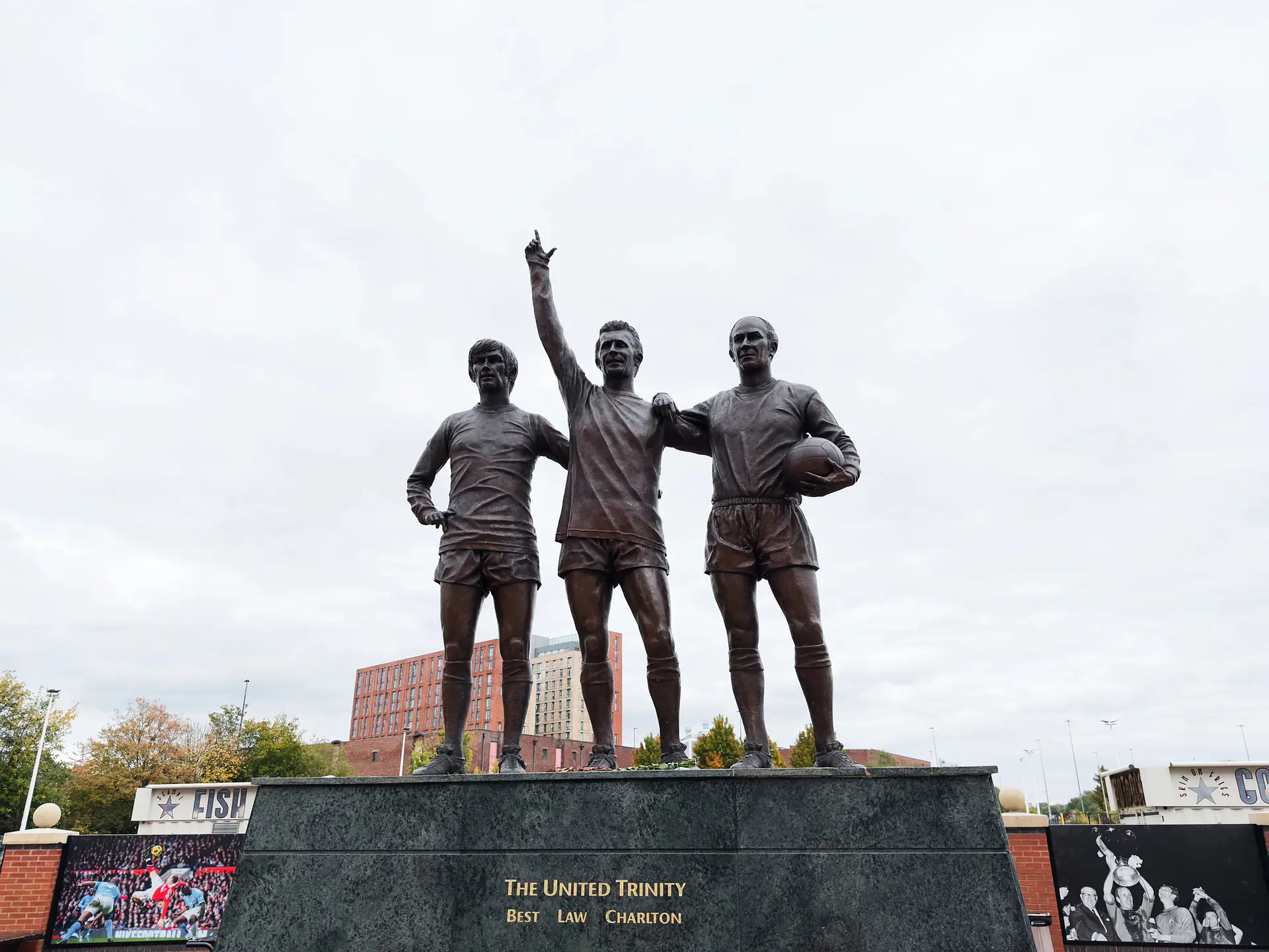 Old Trafford : la statue de la Holy Trinity