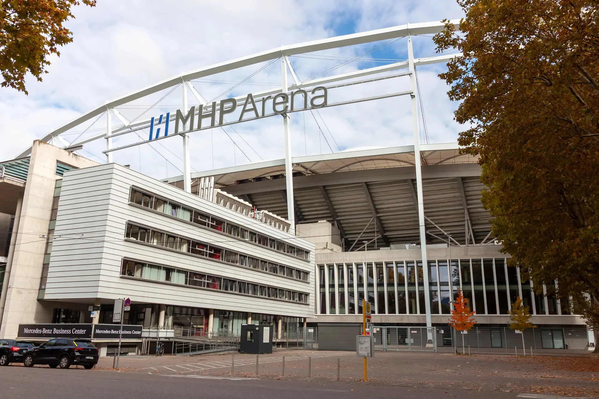 MHP Arena : extérieur du stade