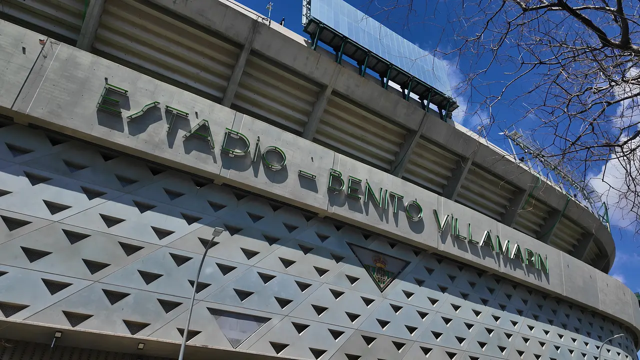 Estadio Benito Villamarín : l'extérieur du stade