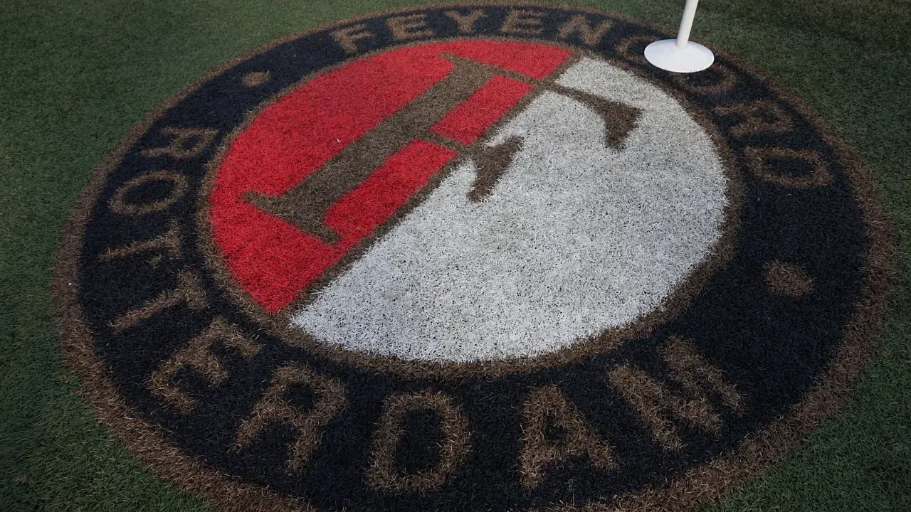 De Kuip: the pitch