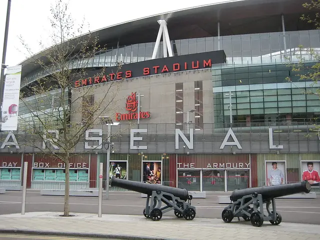 Emirates Stadium: the stadium from outside