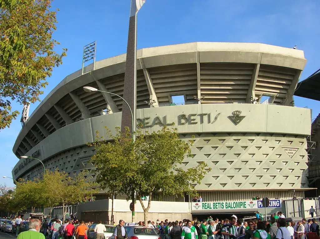 Estadio Benito Villamarín: la entrada del estadio