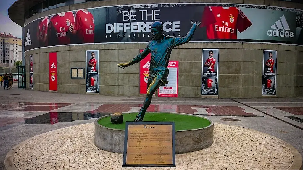 Estádio da Luz: die Eusébio-Statue