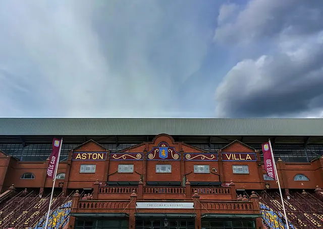 Villa Park: en el exterior del estadio