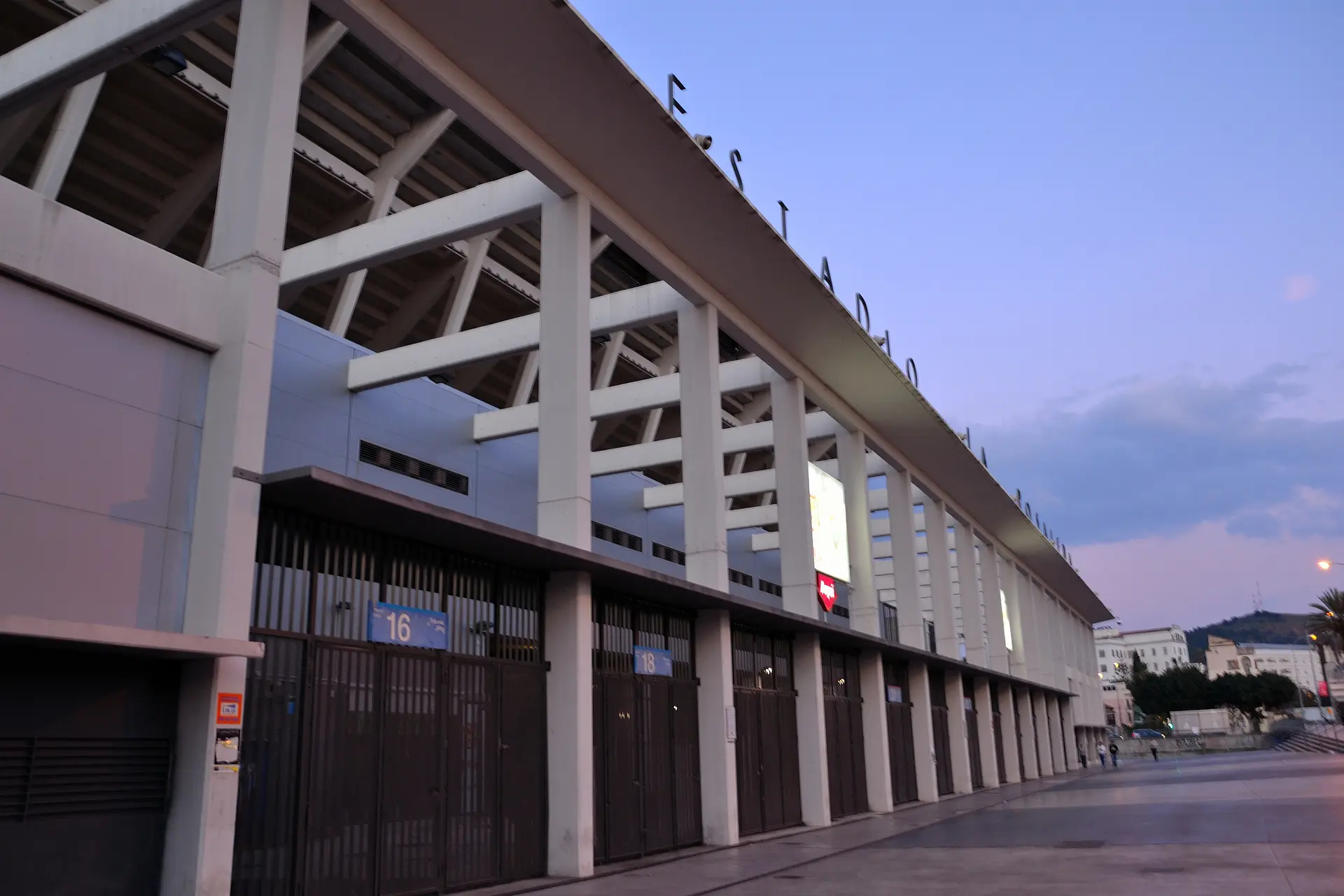 Estadio La Rosaleda: Außenansicht des Stadions
