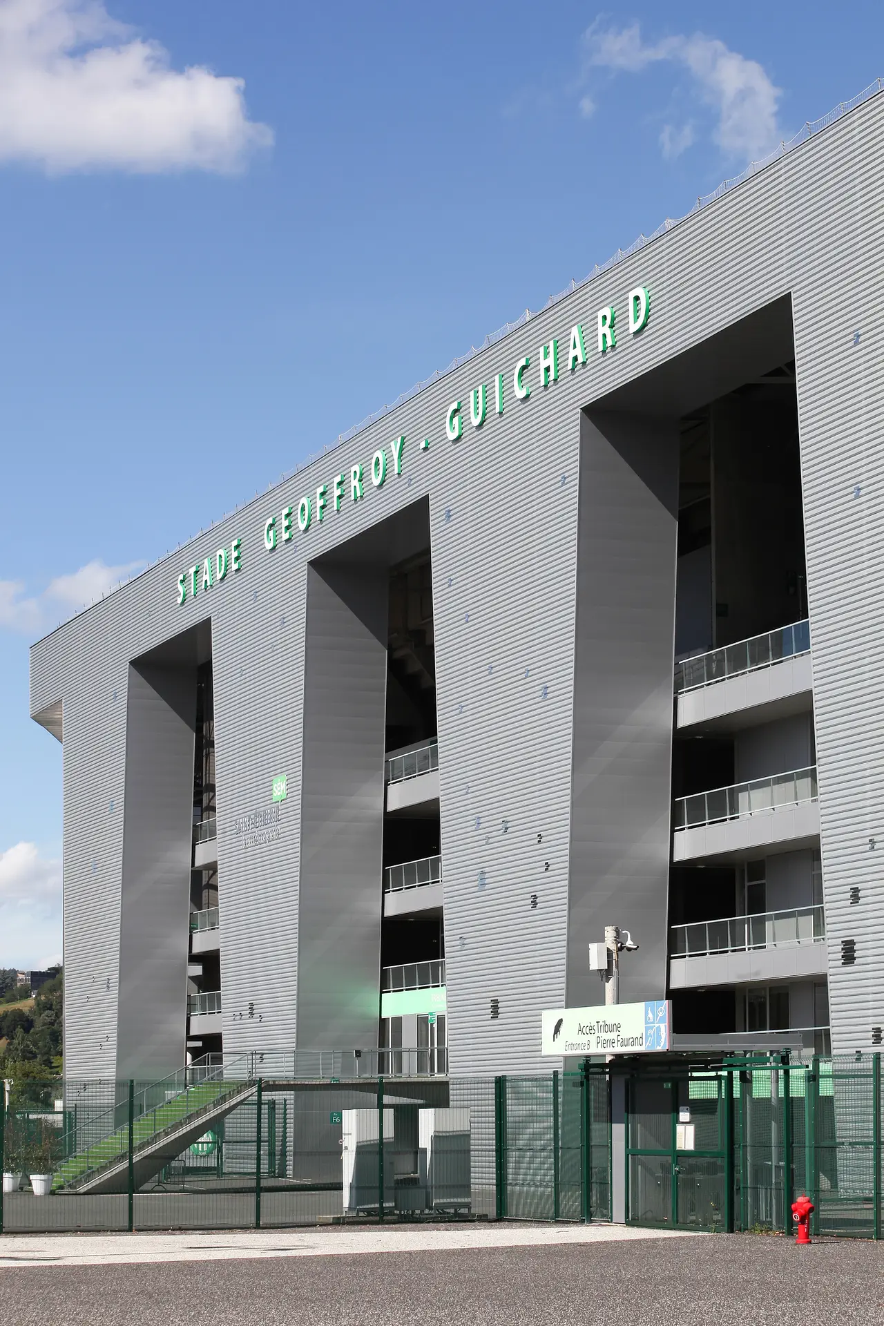Stade Geoffroy-Guichard: la entrada del estadio
