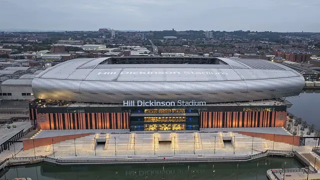 Hill Dickinson Stadium : extérieur du stade