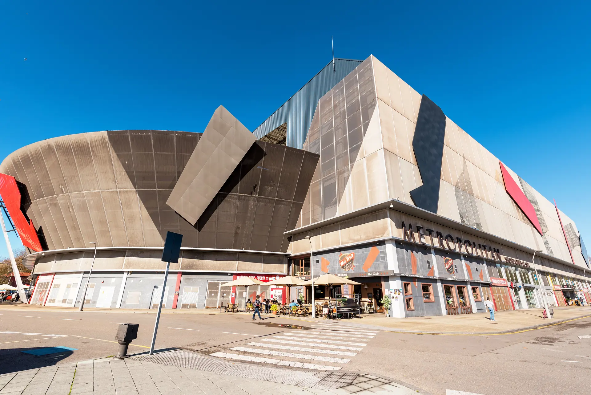 El Molinón: exterior del estadio