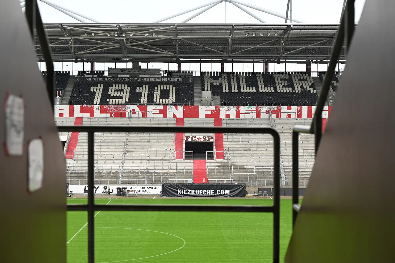 Millerntor-Stadion : vue sur le terrain