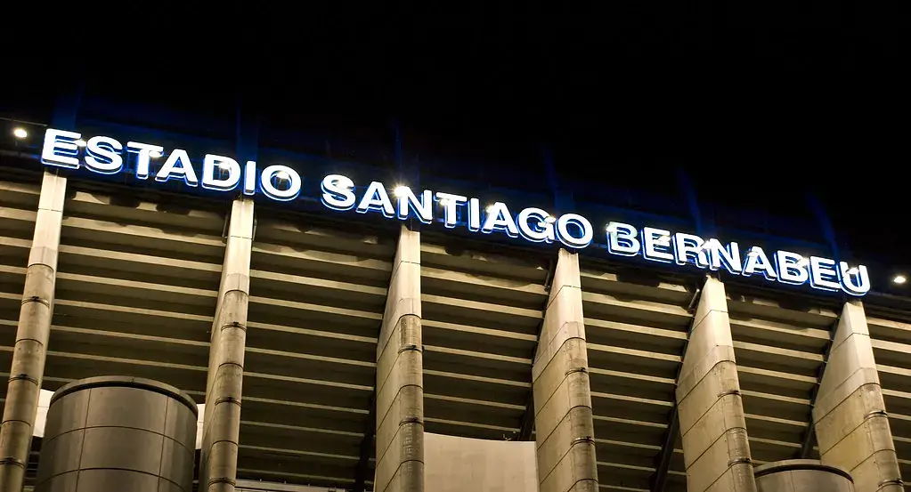 Estadio Santiago Bernabéu : l'extérieur du stade