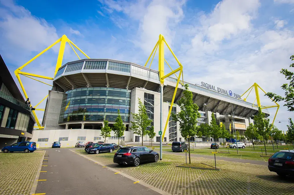 Signal Iduna Park : l'extérieur du stade